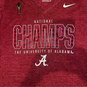 UGC Nike Alabama 2021 Rose Bowl Champions Locker Room V-Neck T-Shirt Sz M